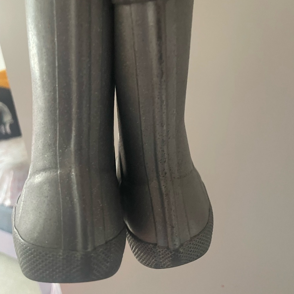 Silver hunter boots for toddlers
